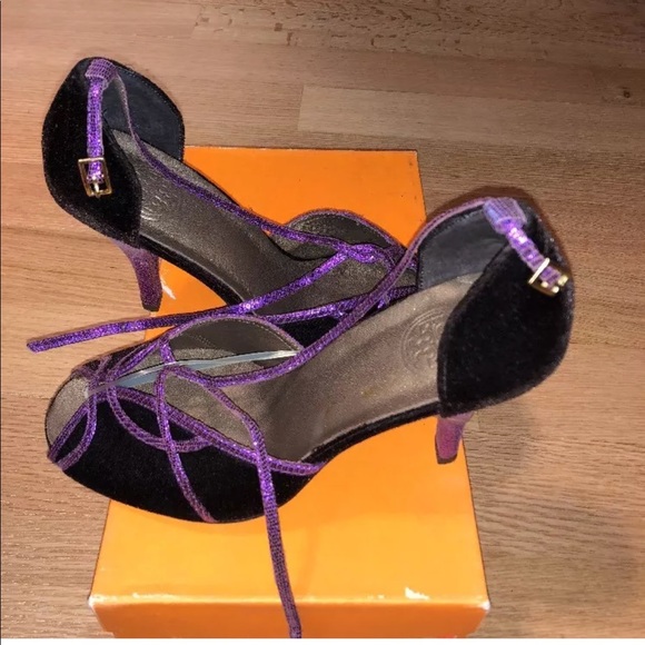 Tory Burch size 6 heels BNIB - Picture 1 of 3